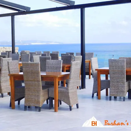 Burhans Place On The Beach & Restaurant & Pool At Rizokarpasso Bed & Breakfast *