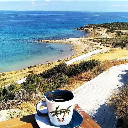 Burhans Place On The Beach & Restaurant & Pool At Rizokarpasso Bed & Breakfast *