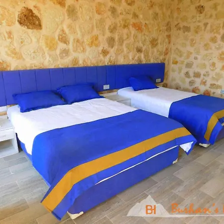 Burhans Place On The Beach & Restaurant & Pool At Rizokarpasso Bed & Breakfast